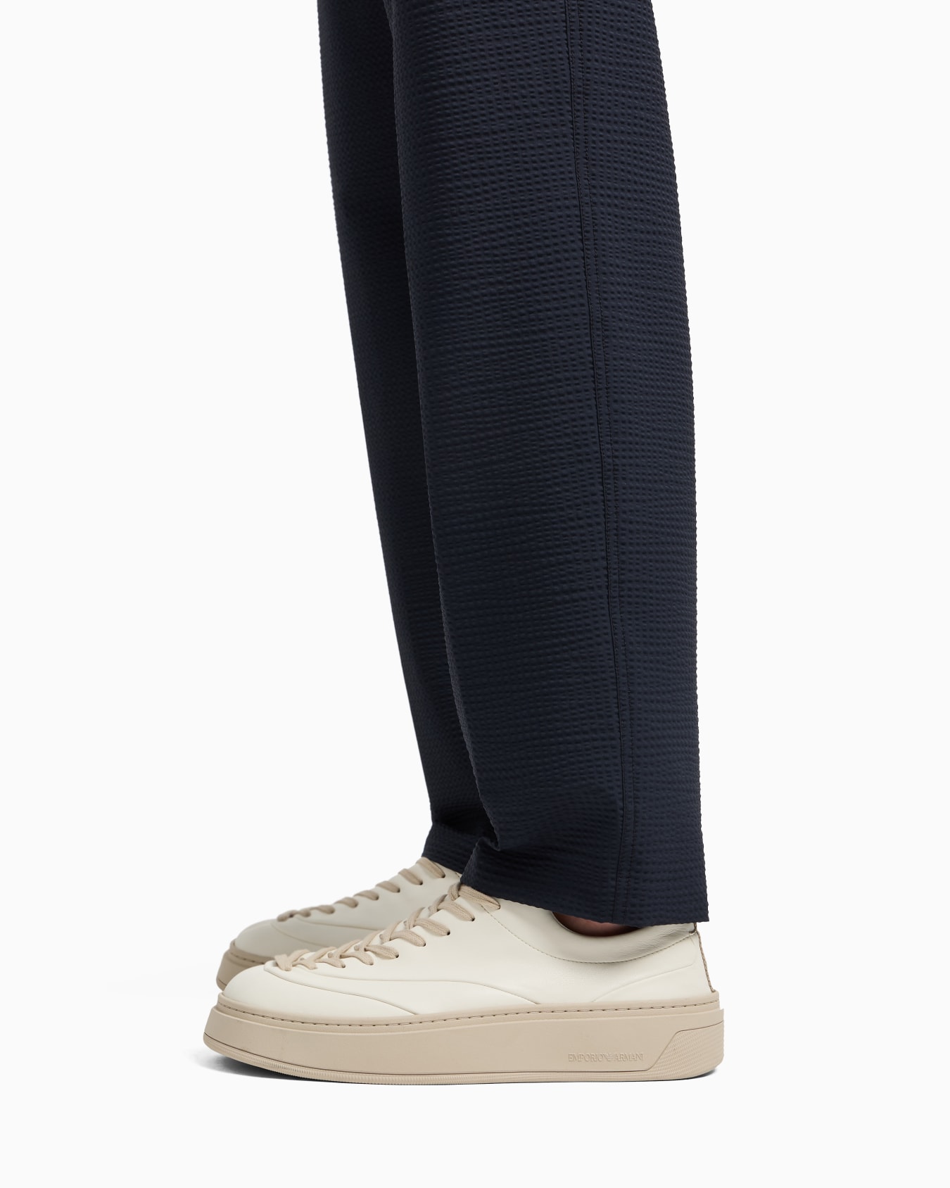 Nylon seersucker chinos Slide 5