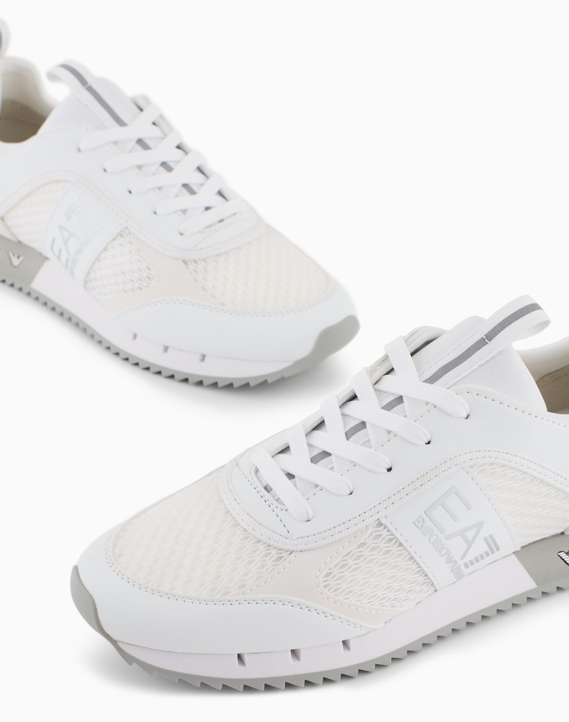 black-and-white-carbon-sneakers-white--ea7