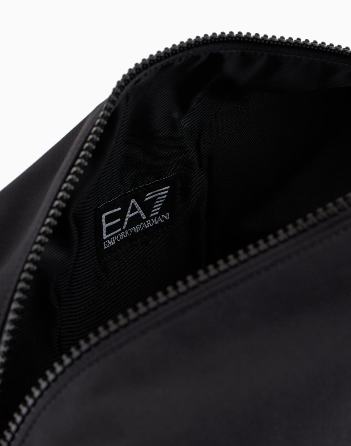 washbag-with-oversized-logo-black--ea7