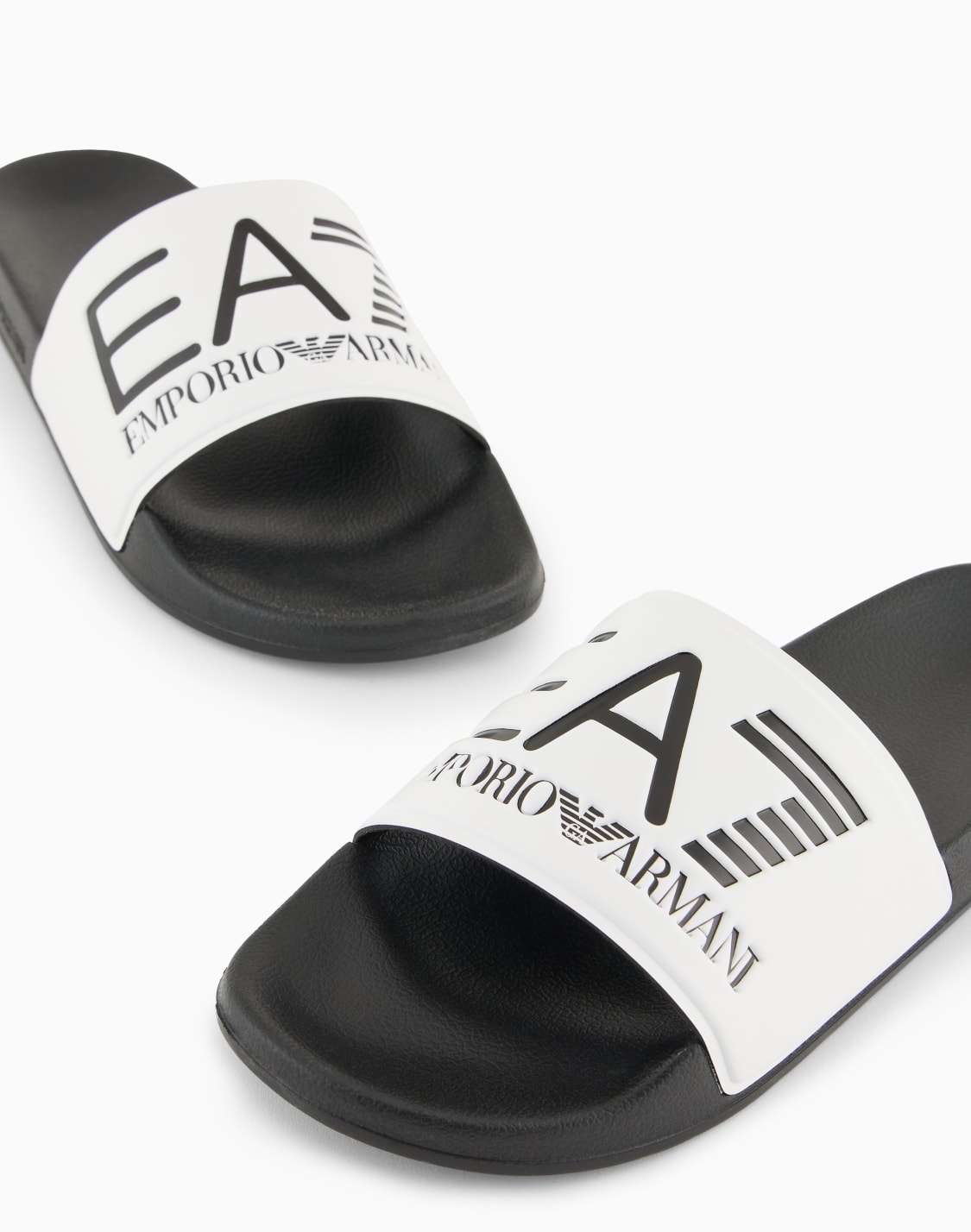 chanclas-con-maxilogotipo-azul--ea7