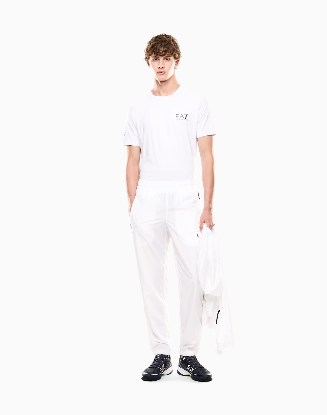 tennis-pro-t-shirt-in-ventus7-technical-fabric-white--ea7