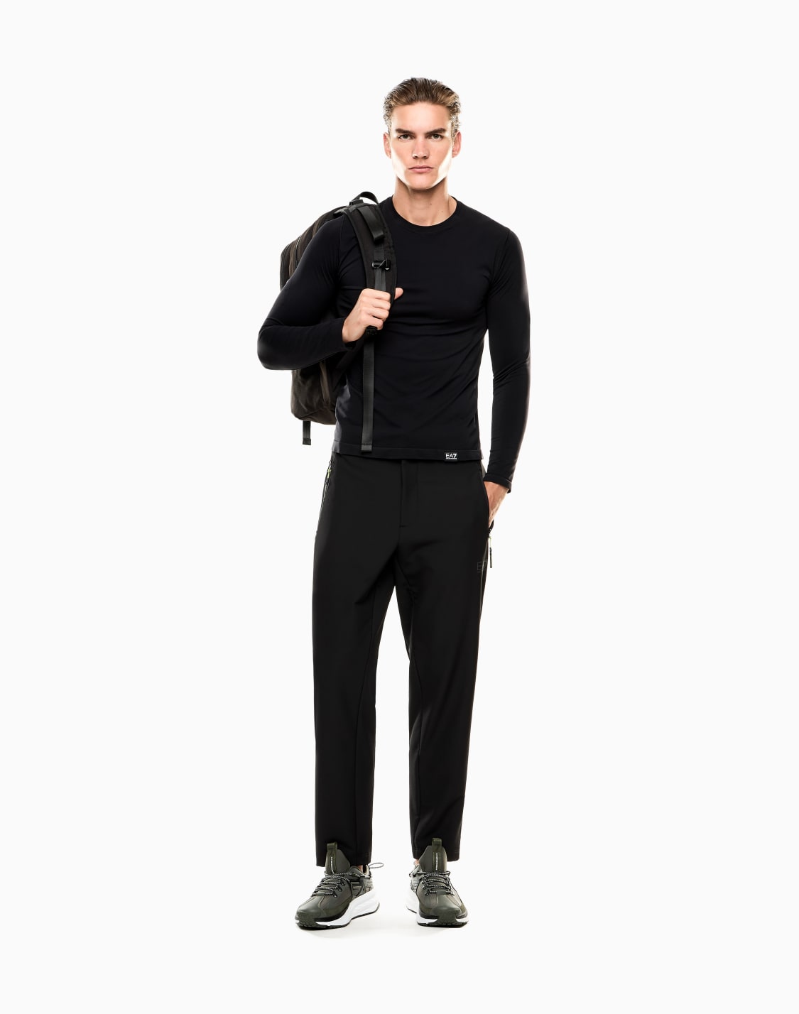 dynamic-athlete-long-sleeved-t-shirt-in-technical-fabric-black--ea7